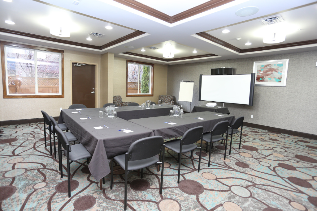 Holiday Inn Express Hotel & Suites Vernon by IHG