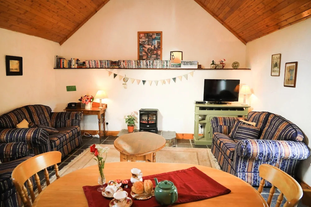 2 Bed Wisteria Cottage- Ballyconnell-pet Friendly