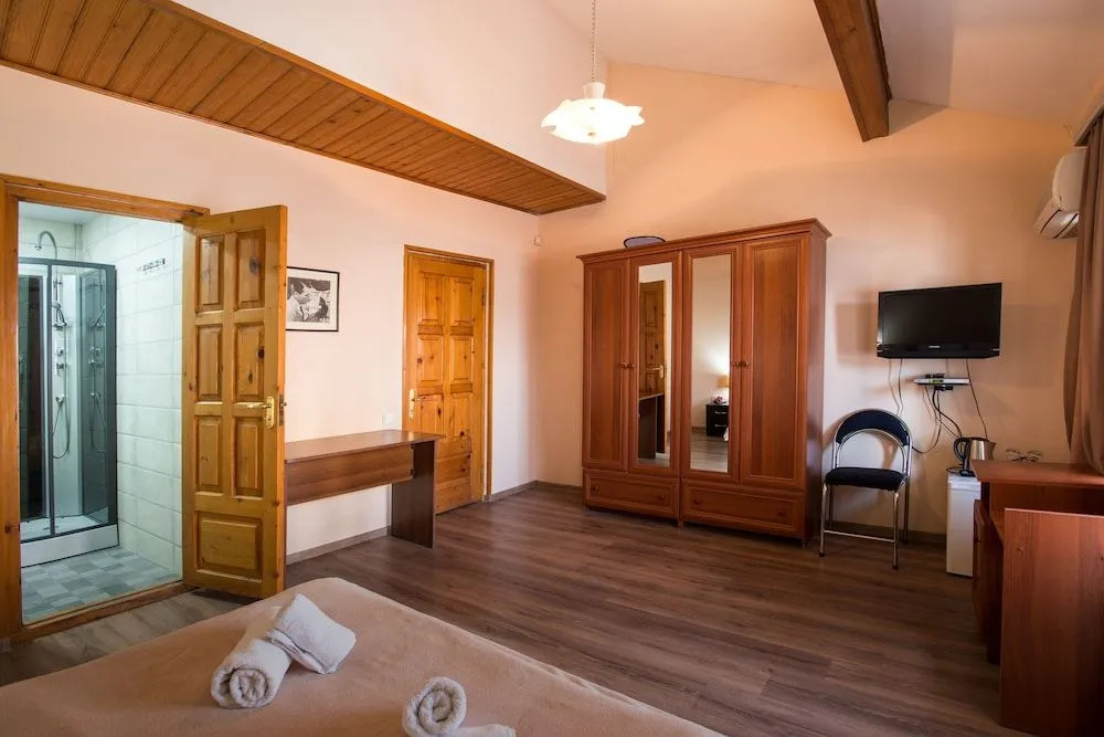 Hotel 38