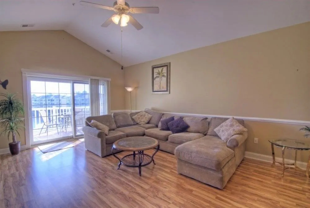 Magnolia Pointe 404 4861 3 Br condo by RedAwning