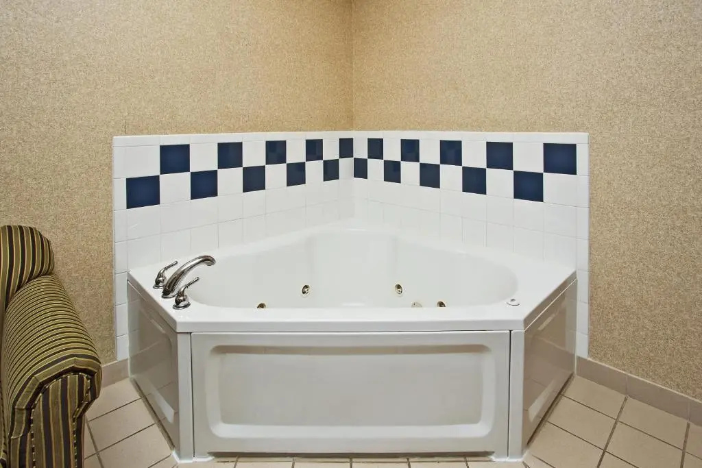 Holiday Inn Express Hotel & Suites Anderson by IHG