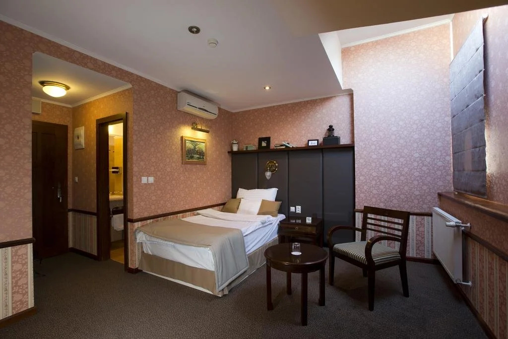 Hotel Golden Eagle