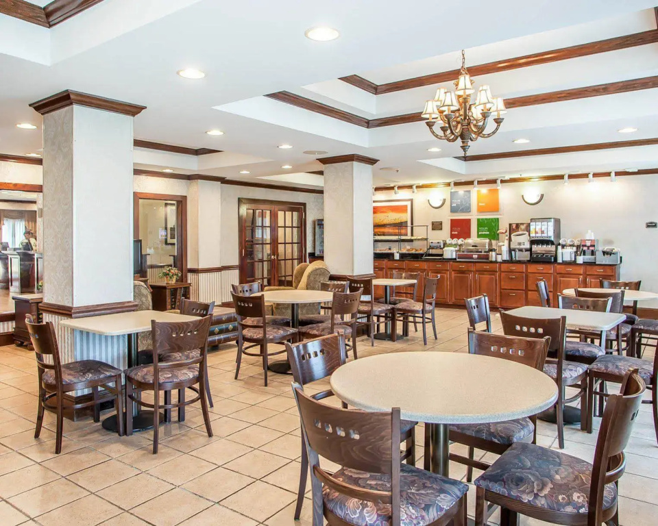 Comfort Inn & Suites Carneys Point - Pennsville