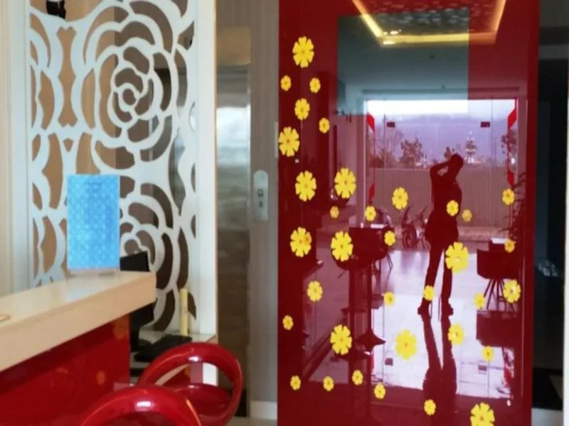 Red Beach Hotel