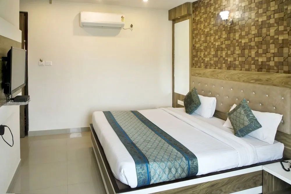 Hotel Ganges Grand - 600m from Kashi Vishwanath Temple