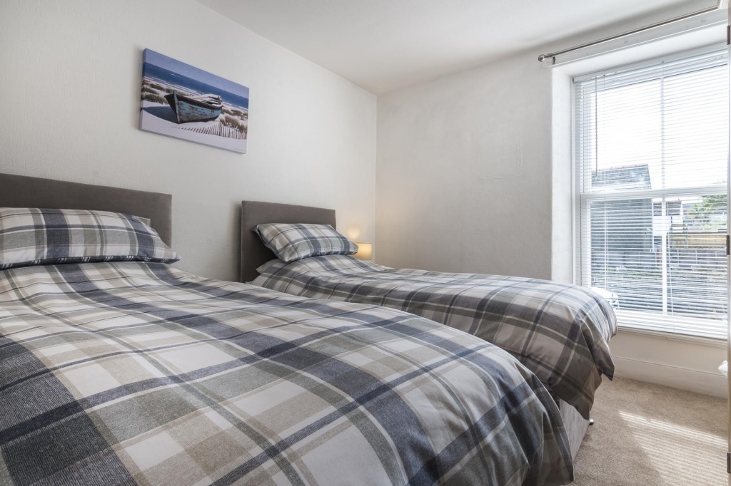 Sandy Retreat - 3 Bedroom Holiday Home - Tenby