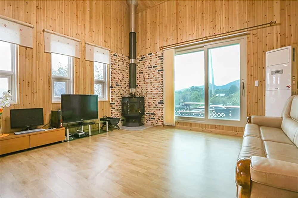 Muju Sandeul Pension