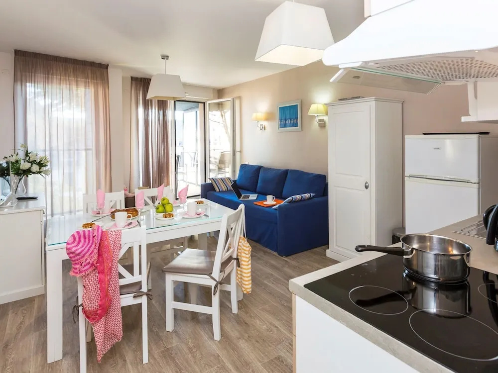 Comfortable Apartment With one Sleeping Cabin Near the Beach