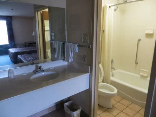 Budgetel Inn & Suites