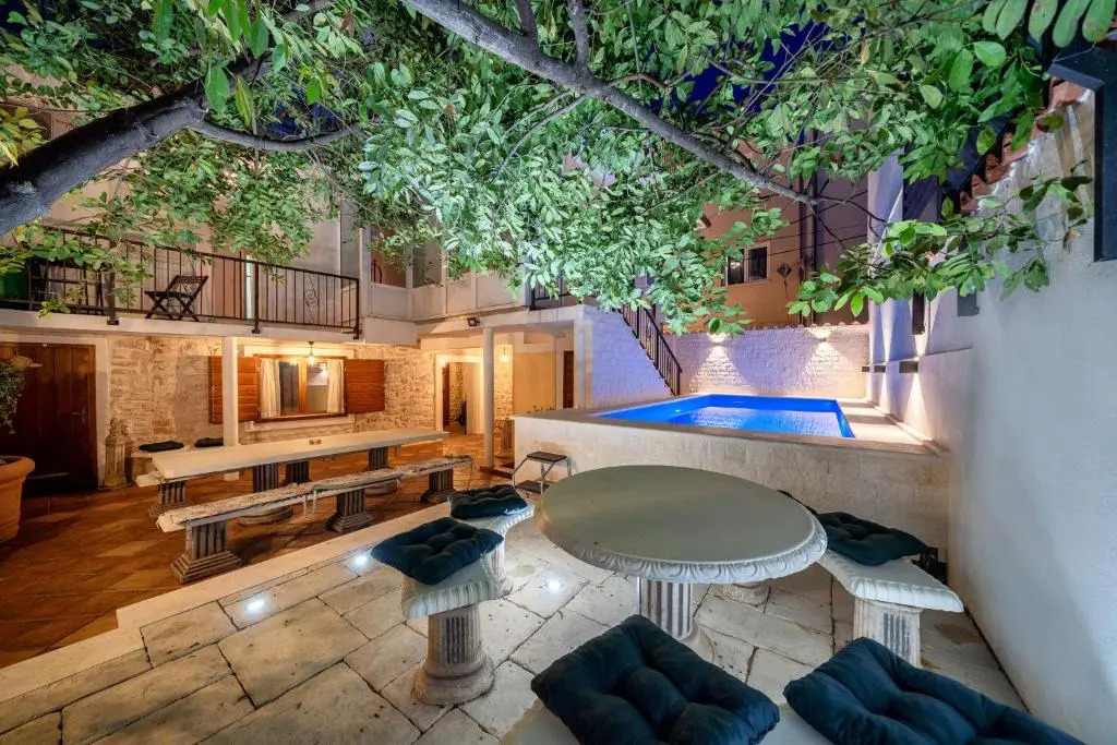 Heritage Residence in Center with pool