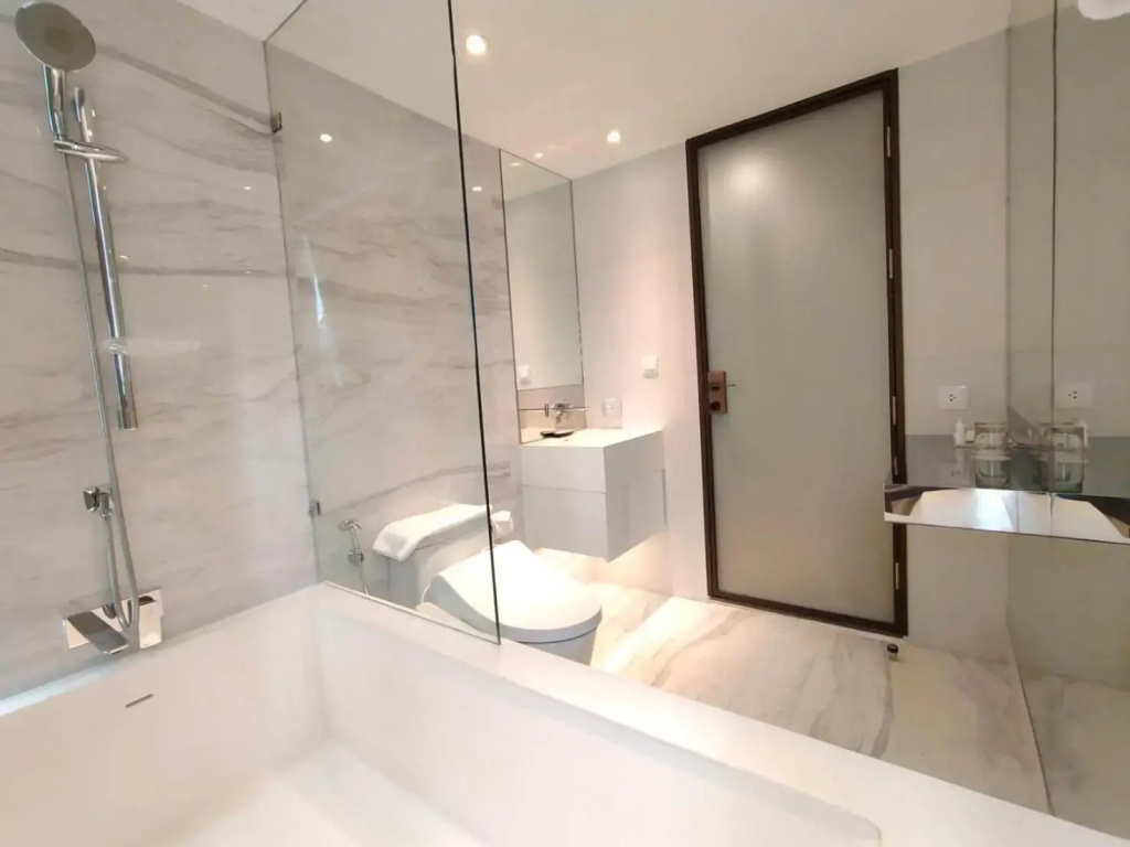 ashley hotel bkk