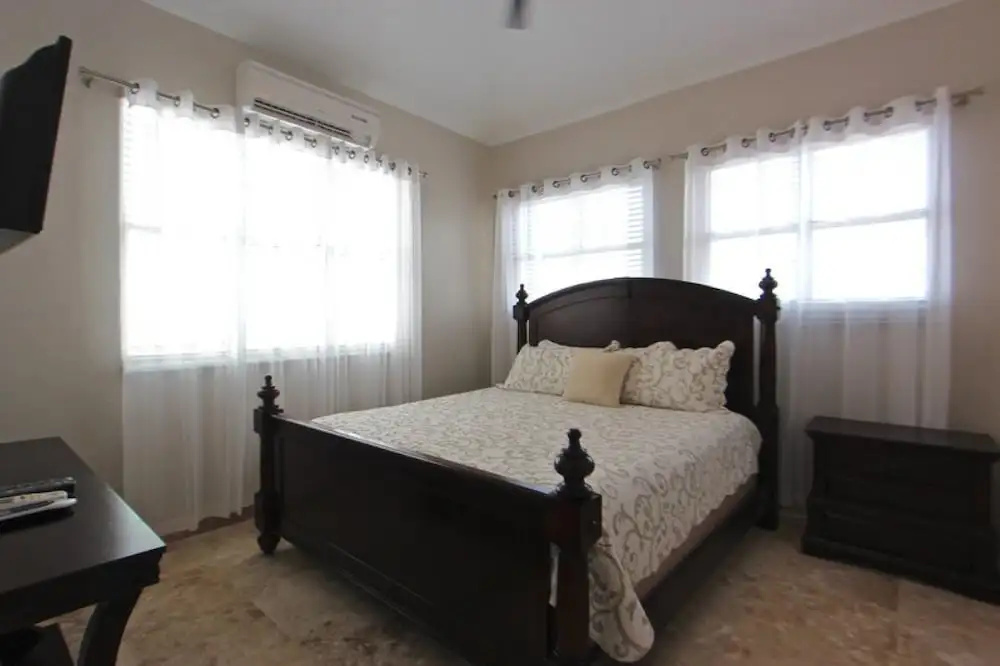 Castle Garden Recently Remodeled Luxury House With Ocean View Generator 51