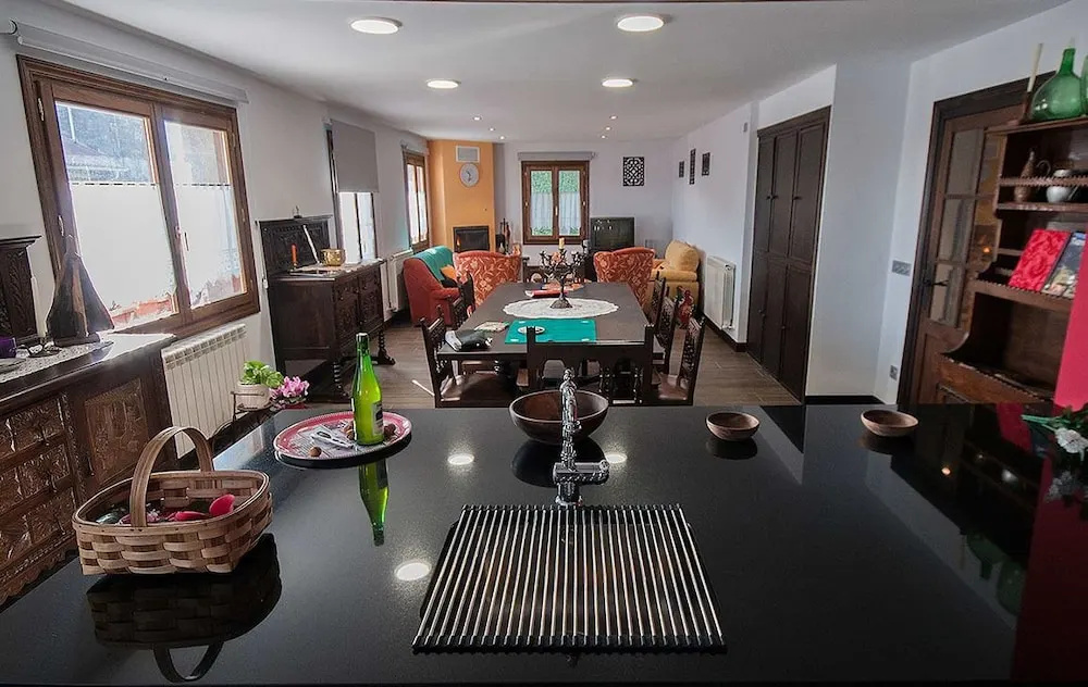 Casa FamiliarArtola Etxea San Sebastian-Pamplona-Bilbao