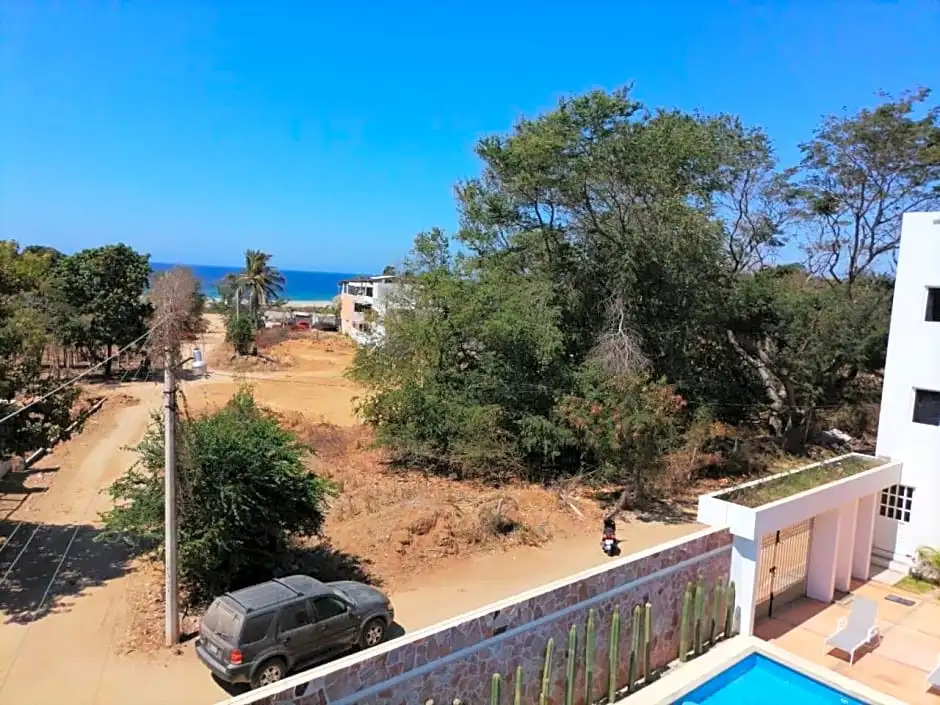 La Aurora Puerto Escondido