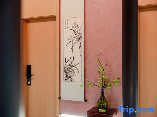 Yiduo Hotel (Longguang Provence Jiangnan Park Subway Station Branch)