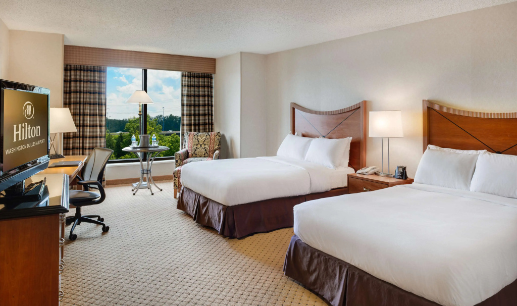 Отель DoubleTree by Hilton Washington Dulles Airport