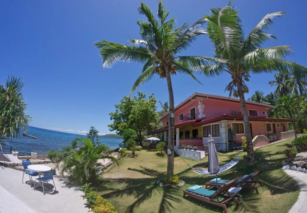 Las Flores Country & Beachside Hotel