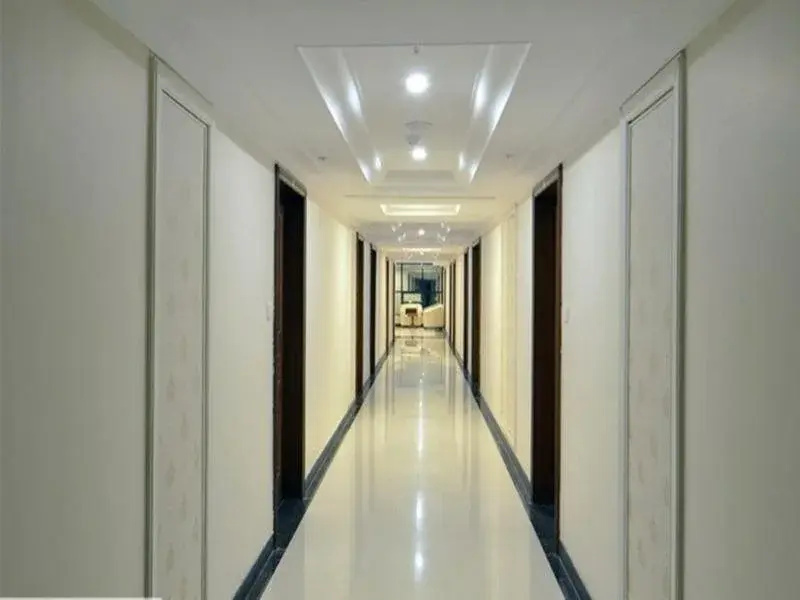 OYO Premium Pal Road
