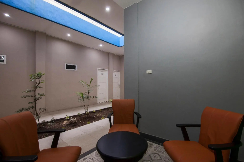 OYO 1095 Rap Hotel