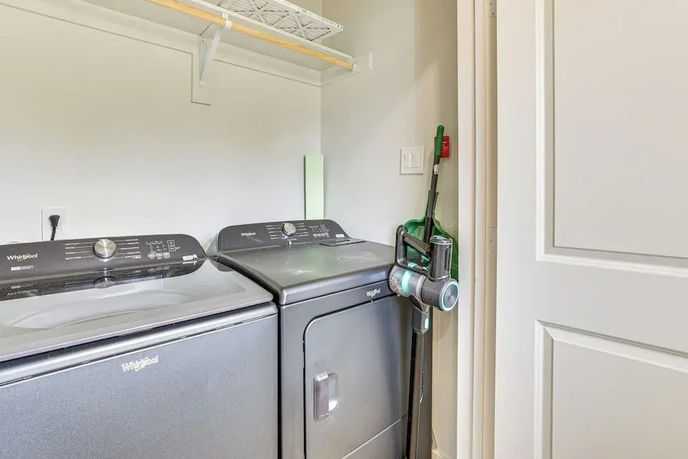 Great for Travel Nurses: 2BR East Dallas Townhome!
