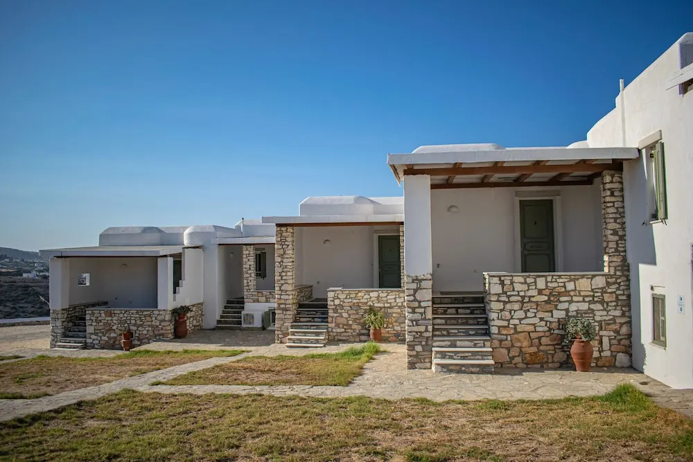 Villa 110 m2 in Agia Irini, Walking Distance to Beach With Pool Access, 7 Guests
