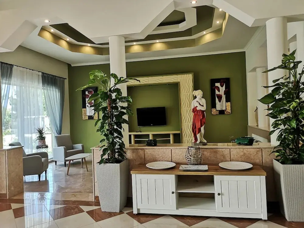 Louis Luxury Villa by living in blue