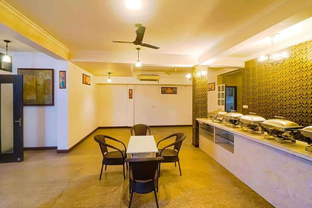 Blue Moon Residency Hotel & Restaurant