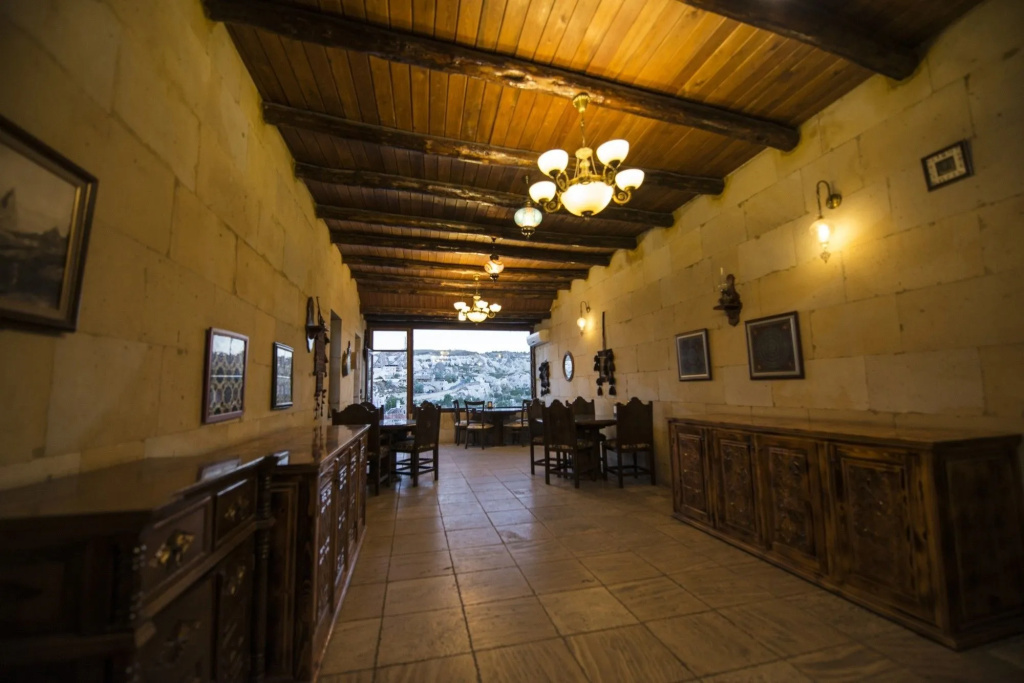 Vineyard Cave Hotel