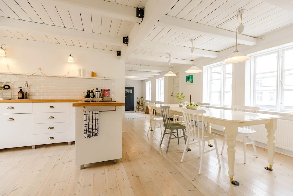 Beautiful bright and embracing villa in old town Akureyri
