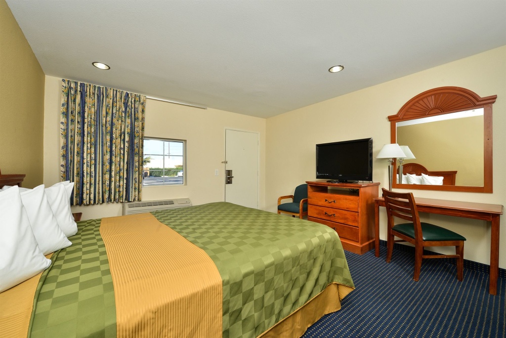 Crown Motel
