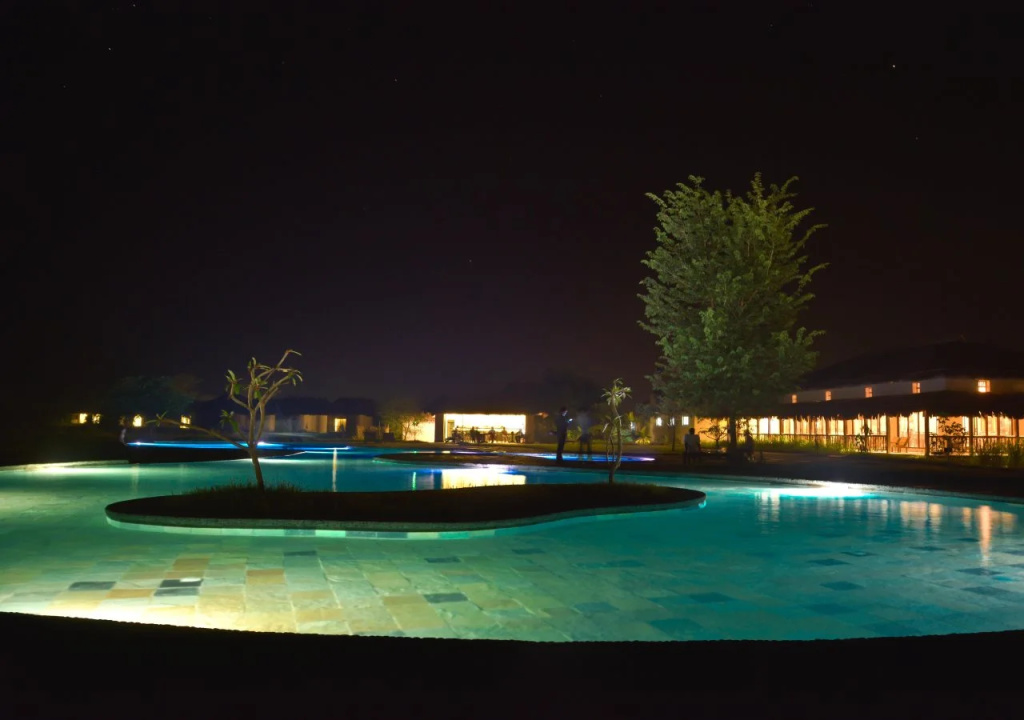Barahi Jungle Lodge