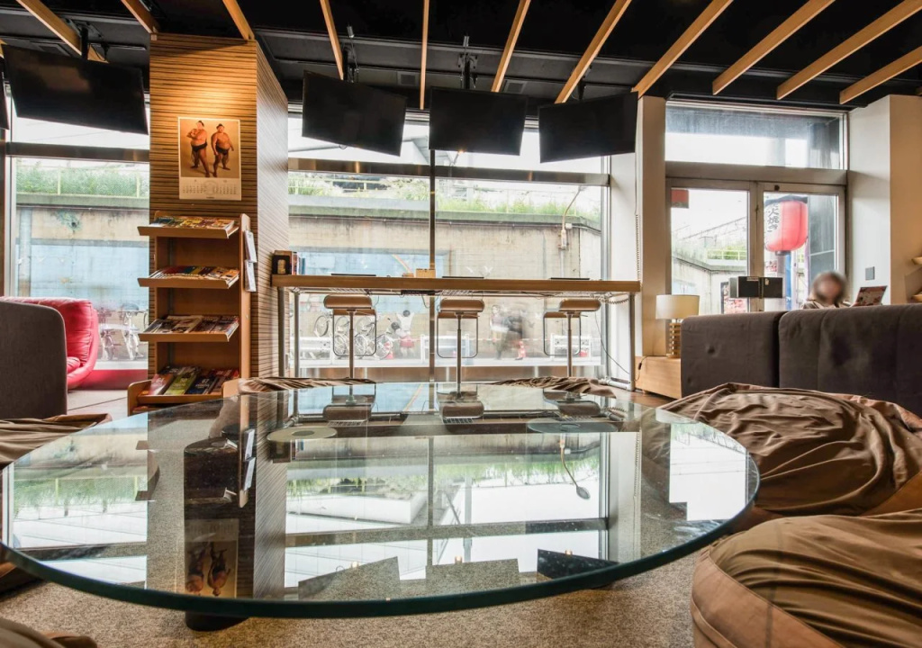 Anne Hostel Yokozuna