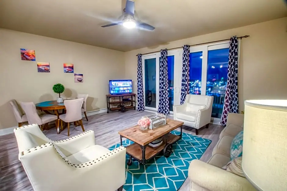 Laketown Wharf 1035 By ZIA