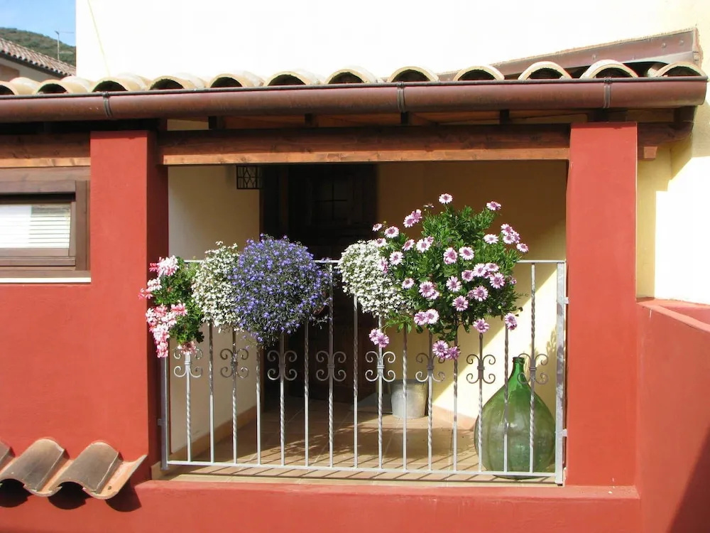 S'attobiu b&b