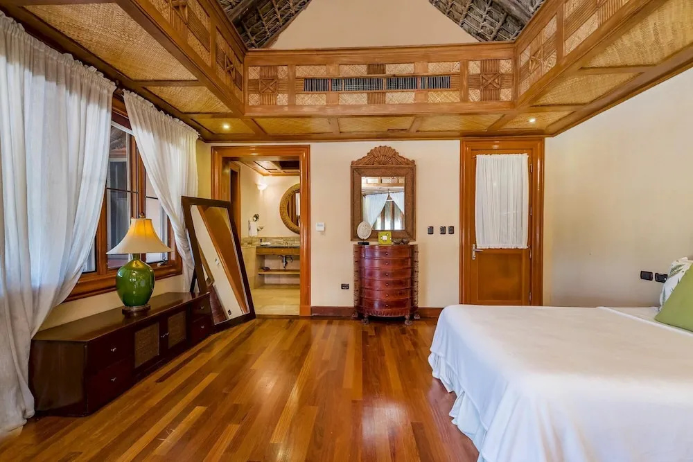 Spectacular 7 500 sq ft Villa in Cap Cana for Rent Access to Eden Roc Beach Club Pool Chef Butler Maid