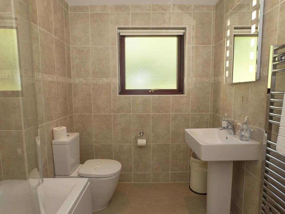 2 Tanworth House