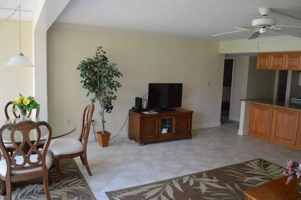 Cove II 513F 2 Bedroom Condo By Midnight Cove II