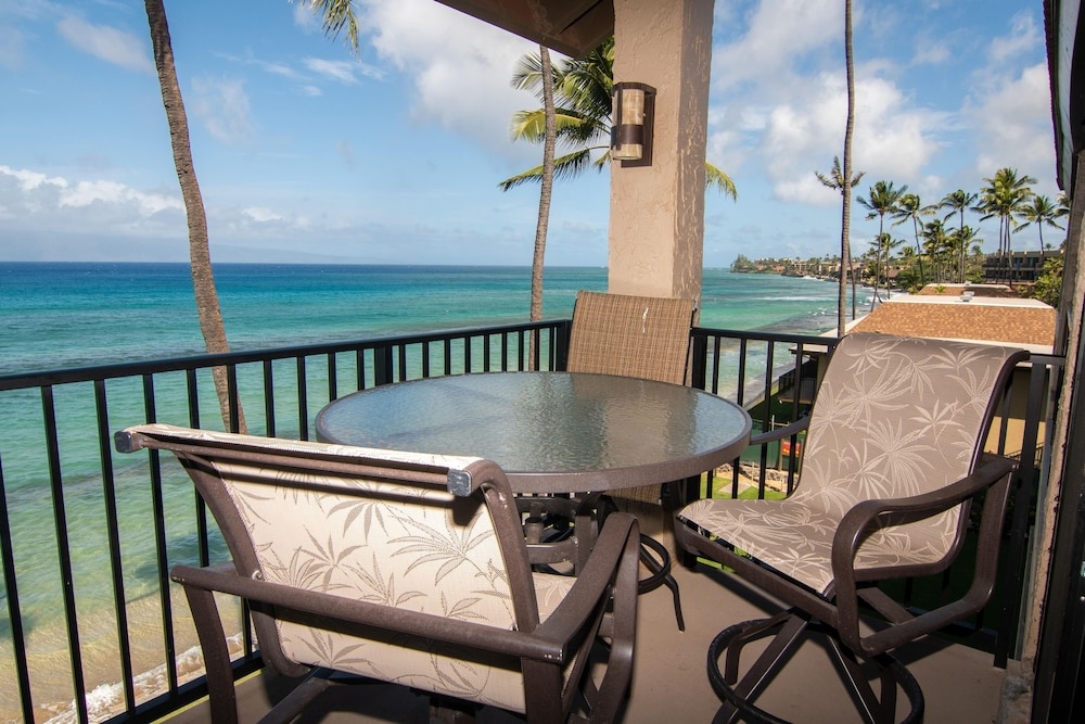 Papakea A403 3 Bedroom Condo by RedAwning