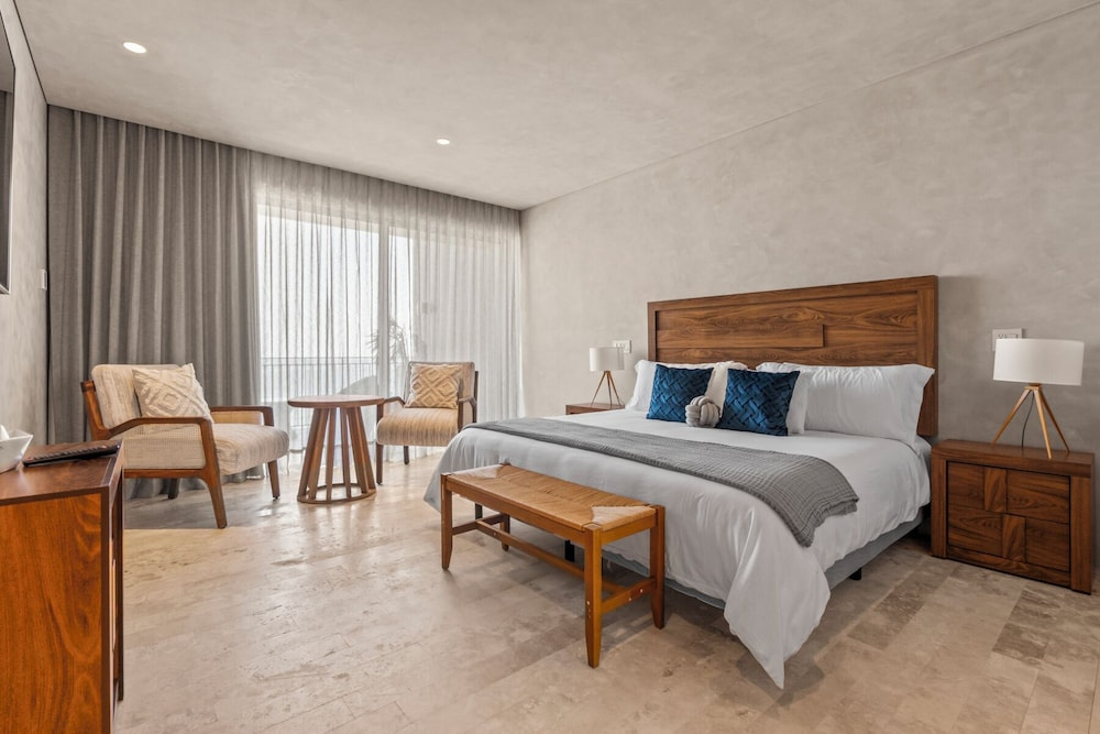Oceanfront Apartments with Great Views