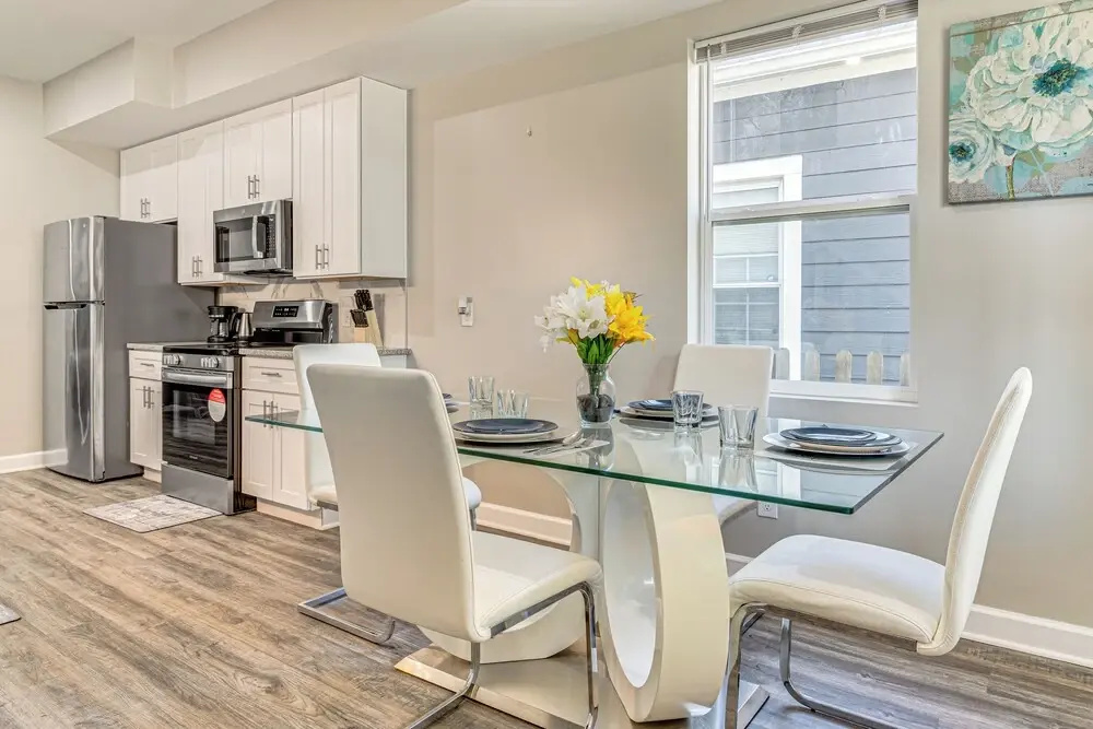 Sip, Dine & Explore Fountain Square: Indy Retreat!