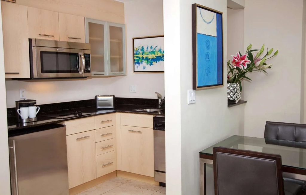 GALLERY One - A DoubleTree Suites by Hilton Hotel