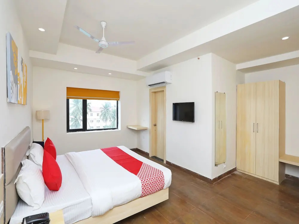 OYO 16340 Yellow Hotels
