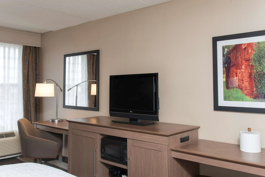 Hampton Inn Columbus/Taylorsville