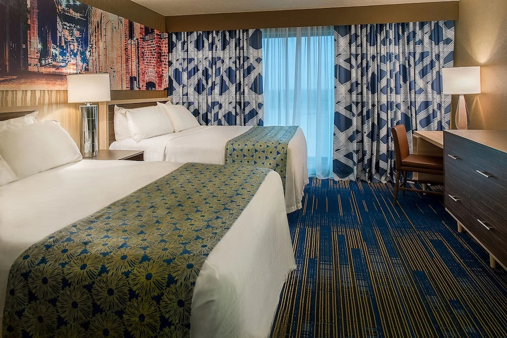 HoteLumiere at the Arch, A Caesars Destination