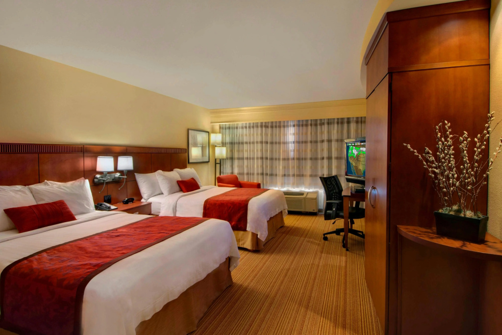 Courtyard by Marriott Madison East