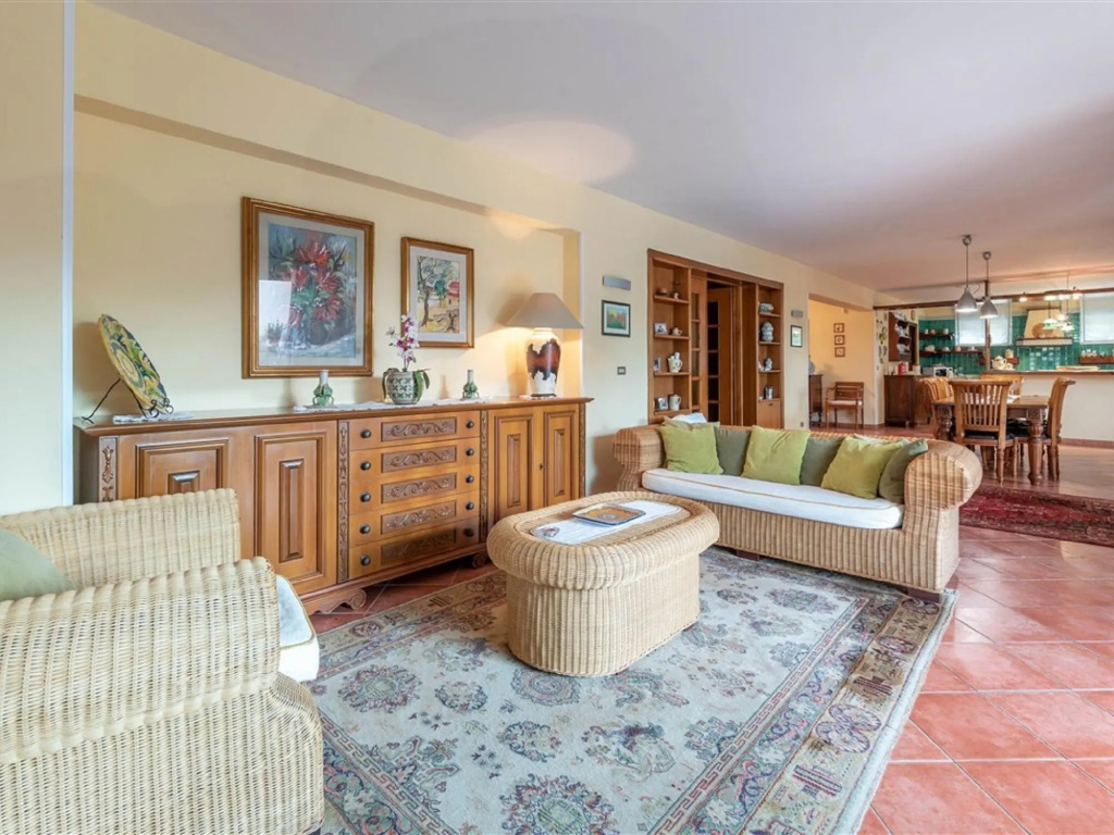 Splendid Villa with swimming pool a stone's throw from Palermo