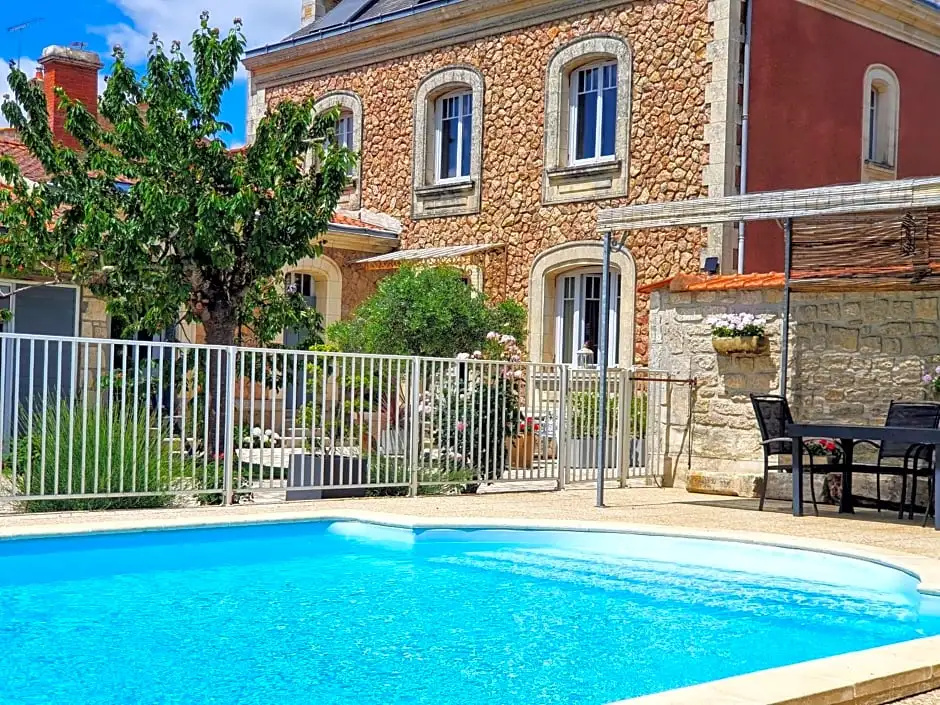 La Villa des Roses Gîte Chambres d'hôtes Piscine chauffée