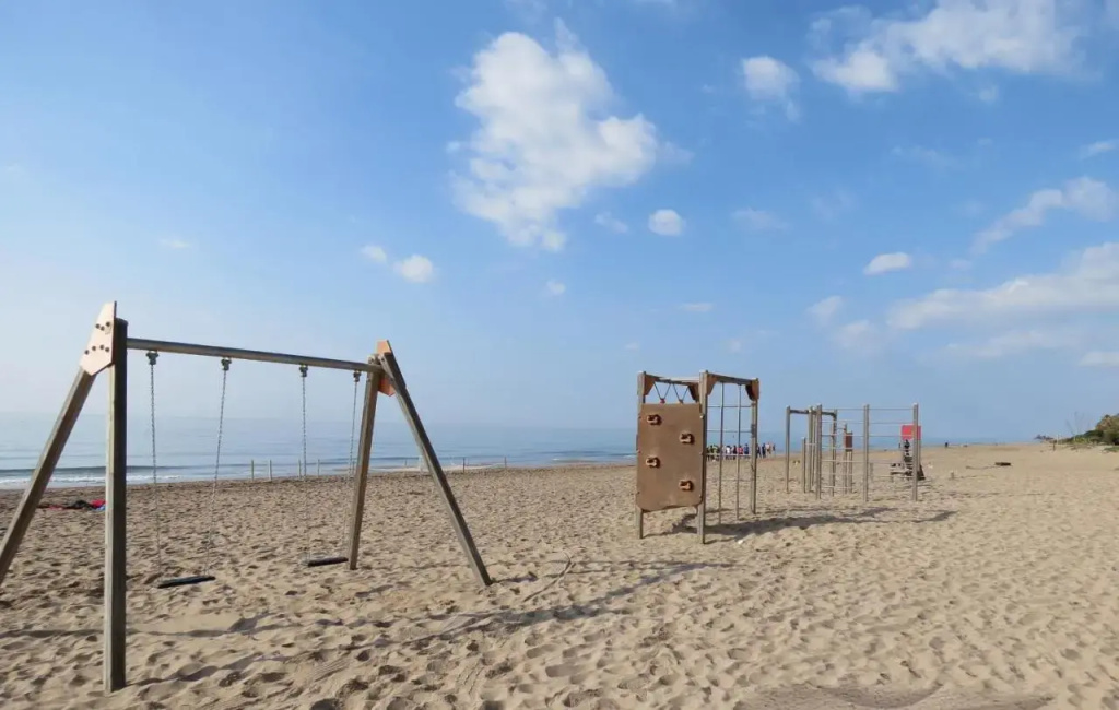 Gava Beach 1St Line