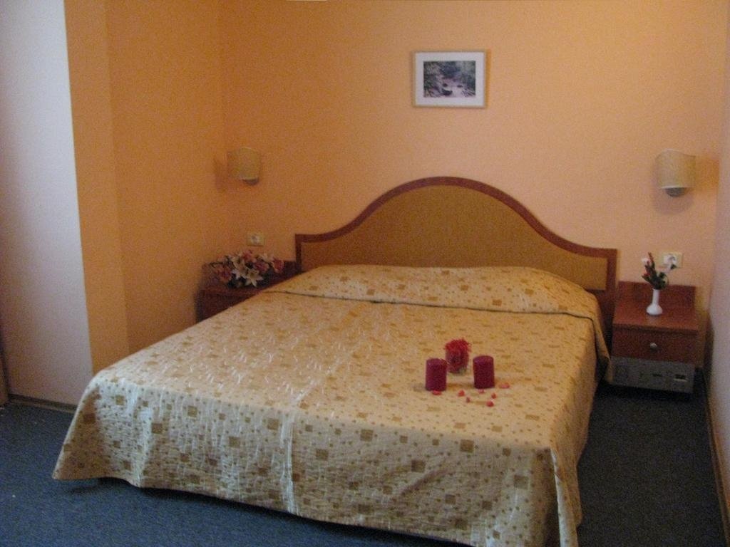 Terra Europe Brontes Hotel