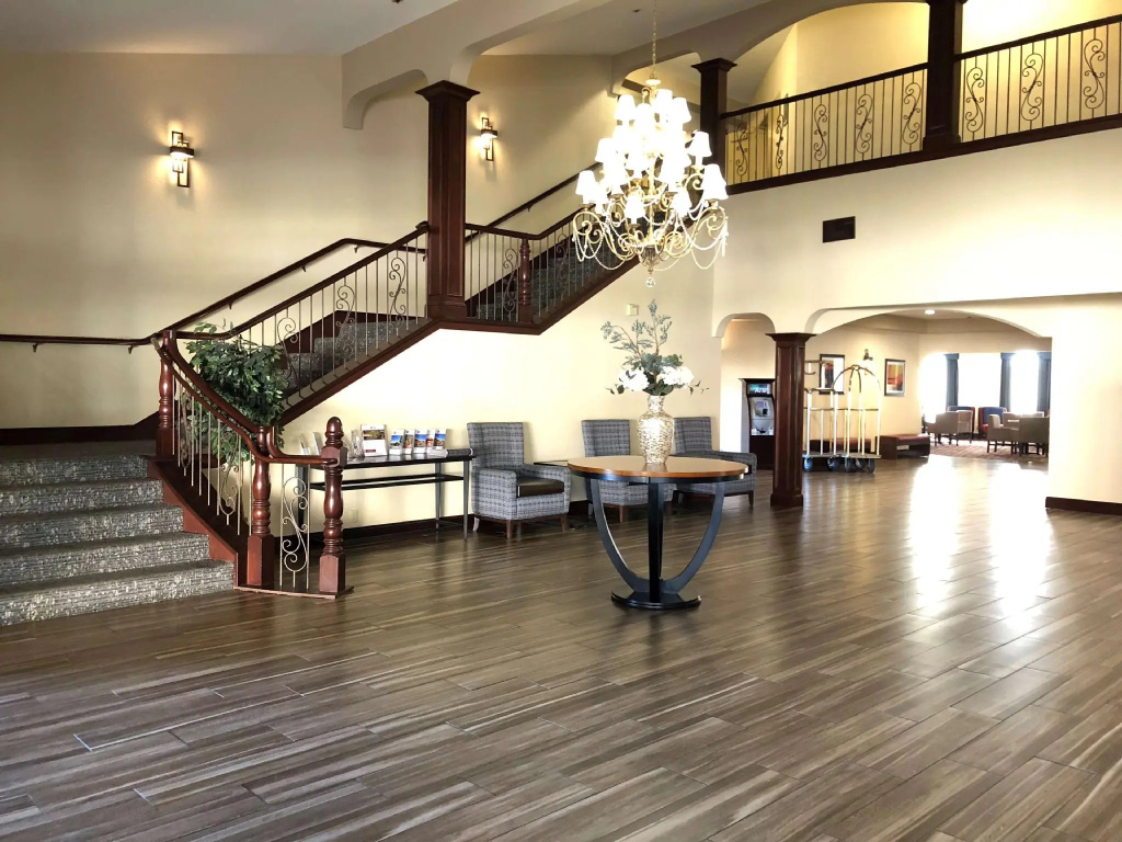 Best Western Plus Heritage Inn